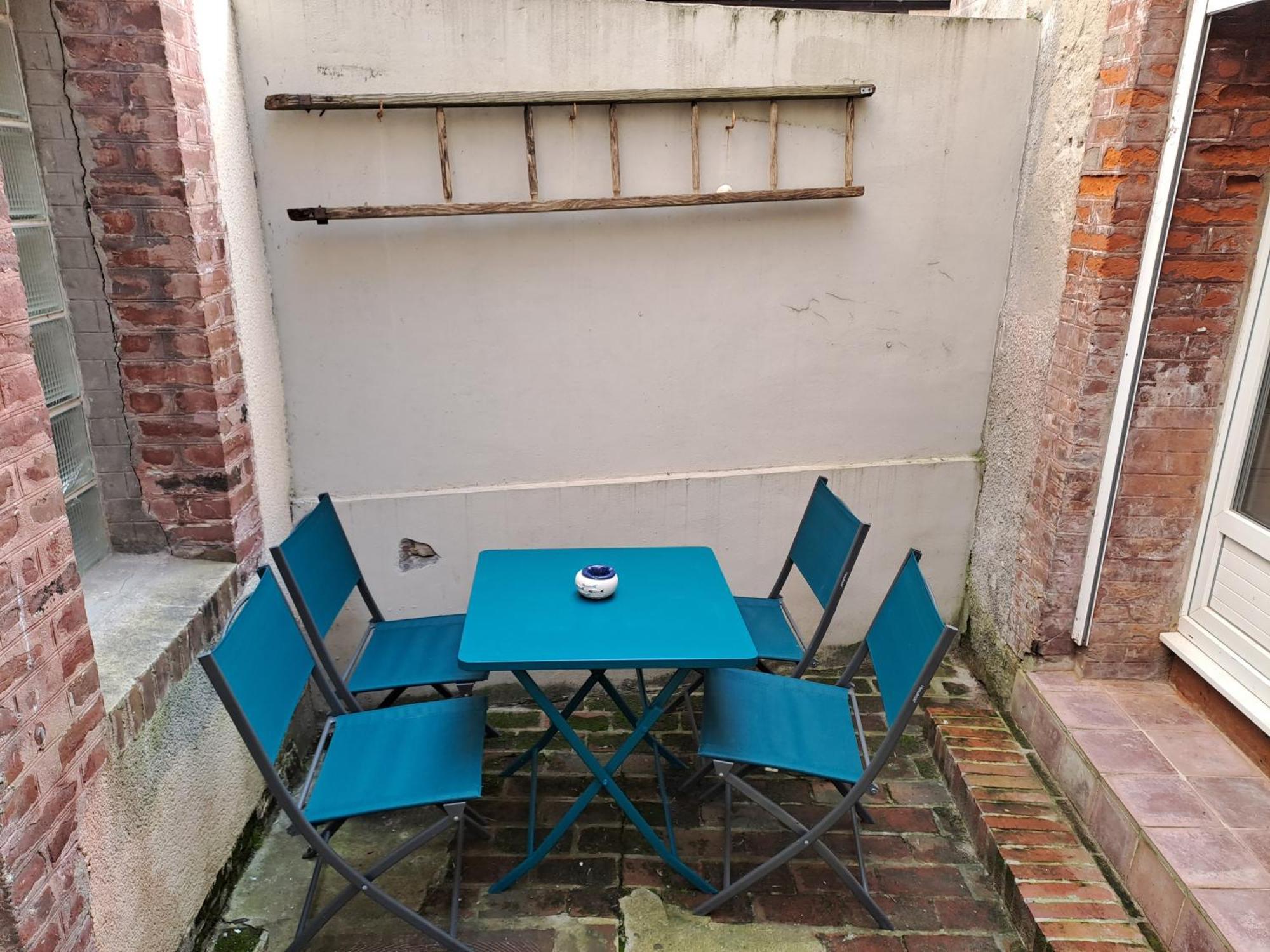 La De Tourisme Meuble - 3 Etoiles Appartement *