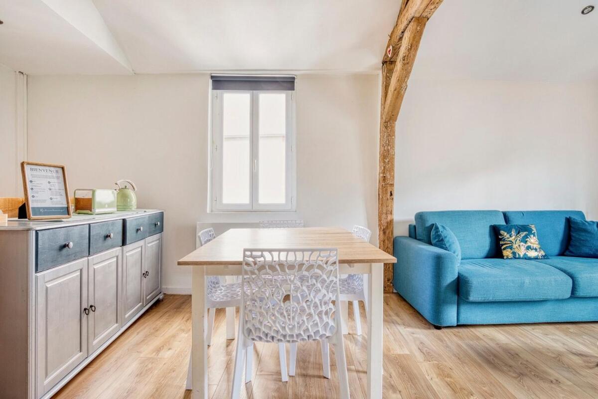 La De Tourisme Meuble - 3 Etoiles Appartement