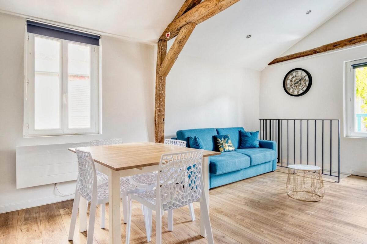 La De Tourisme Meuble - 3 Etoiles Appartement